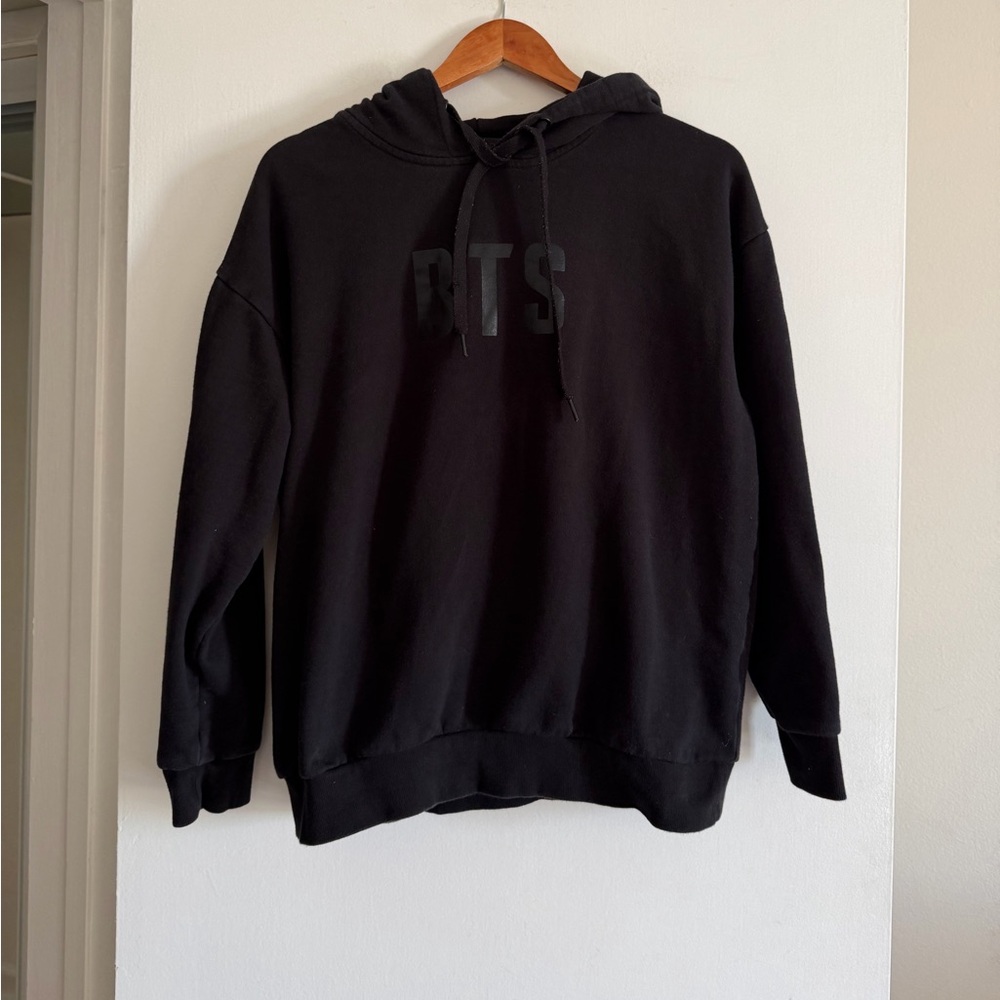 BTS Authentic Merchandise Black Map of the Soul Tour Hoodie size Medium EUC - Picture 2 of 6